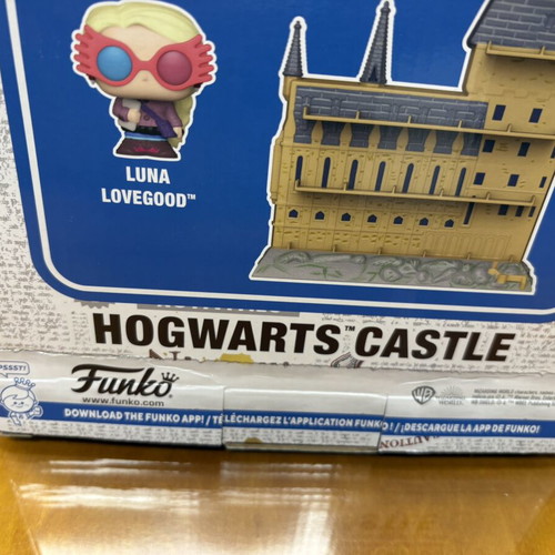 Funko Bitty Pop Hogwarts Castle with 2 Harry Potter Figures like new