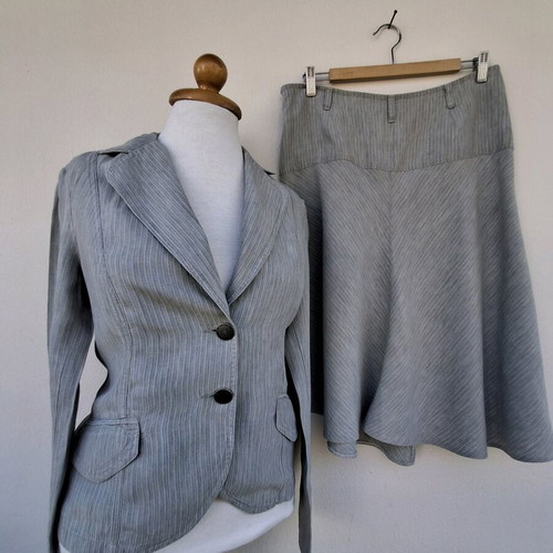 Sisley suit XL like new, jacket and skirt, gray