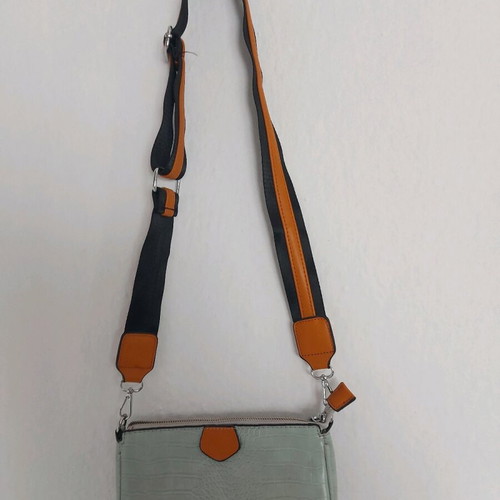 Shoulder bag like new
