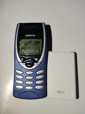 Nokia 8210 used with new battery and original charger