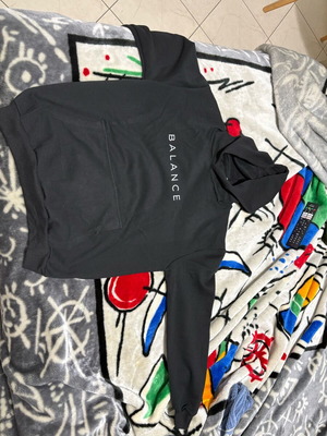 Balance hoodie size Medium like new, black sweatshirt