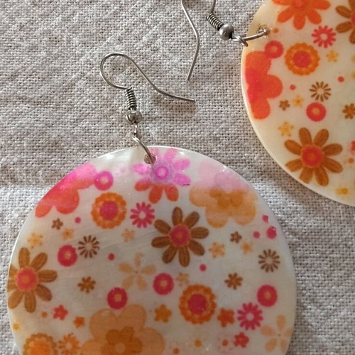 Colorful hanging earrings made of mother-of-pearl like new