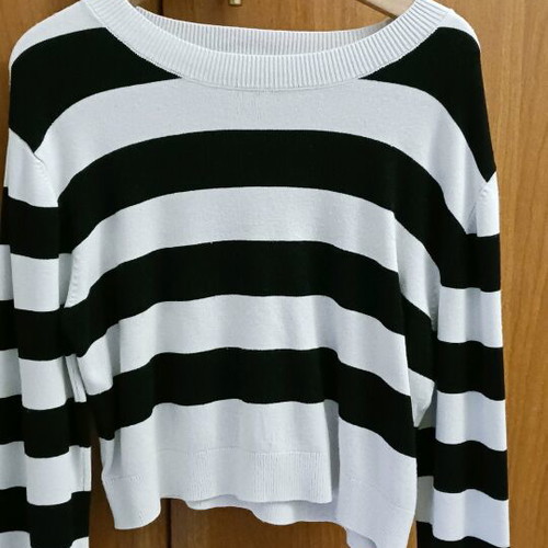 Knitted sweater, black and white, age 10