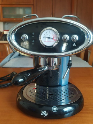 Illy Fransis Fransis X6 espresso machine like new, vintage design