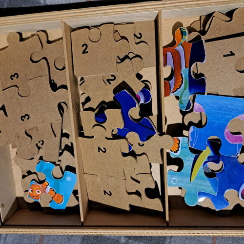 Disney wooden puzzle set 3x24 pieces Finding Dory with wooden box like new