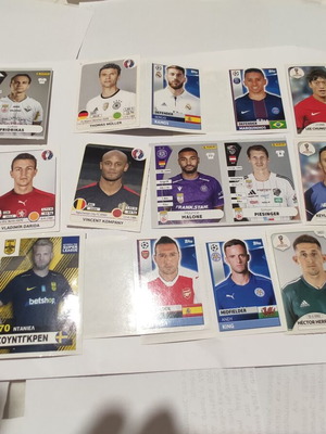 Lot of 17 Football Stickers Mix Panini and Topps