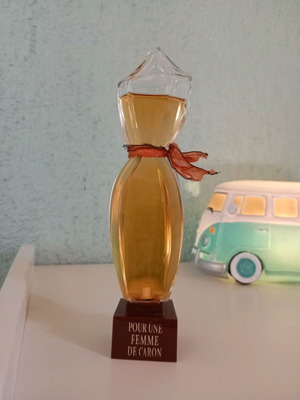 Caron Pour Une Femme de Caron Eau de Parfum 75 ml μεταχειρισμένο