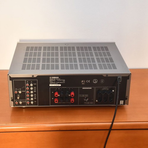 Yamaha AX-397 integrated amplifier like new with phono input