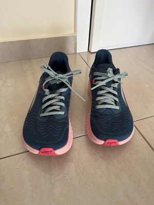 Altra women's athletic shoes like new, size 38, blue