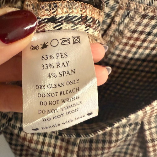 Madame Shou Shou pants like new with pleats and multicolored pockets