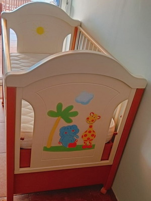 Baby cot with mattress, wood and white