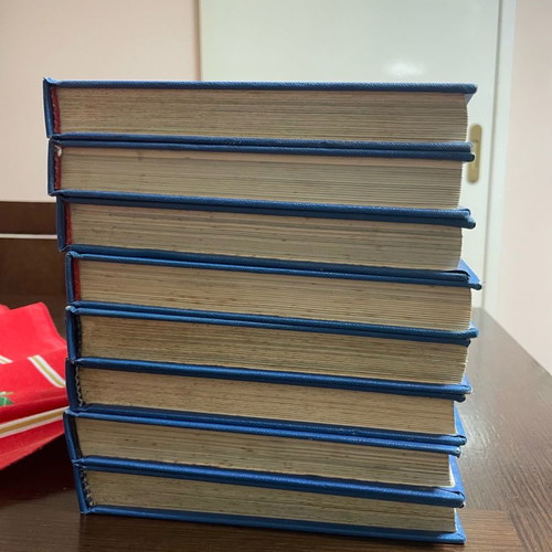 Custo Encyclopedias like new