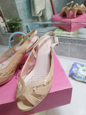 Vintage formal sandal like new, size 37, beige