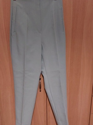 Zara fabric pants like new, mint color, size M
