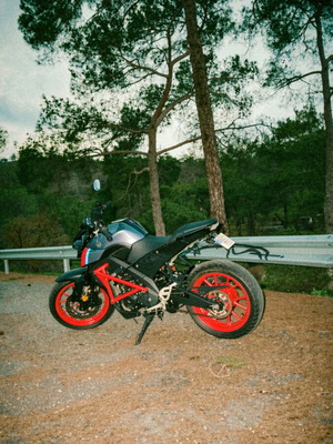Yamaha MT125 motorcycle 2021 with engine guard