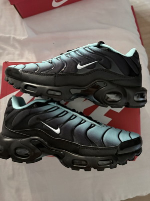 Nike Tn sneakers new, size 41, multicolor