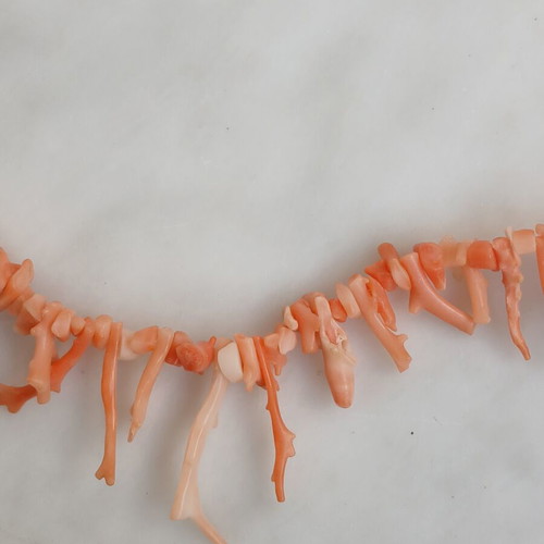 Necklace with natural small coral branches, 40 cm