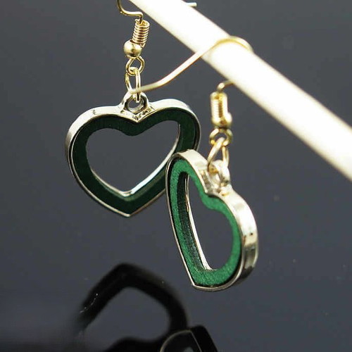 Heart earrings new, green wood with gold metal frame