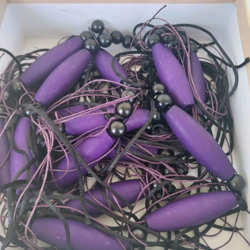 Necklace with tassels like new, purple