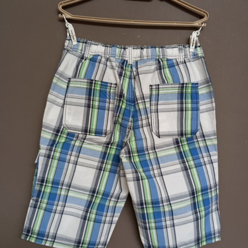 Here+There C&A Teen Cargo Bermuda Shorts like new, plaid white and blue