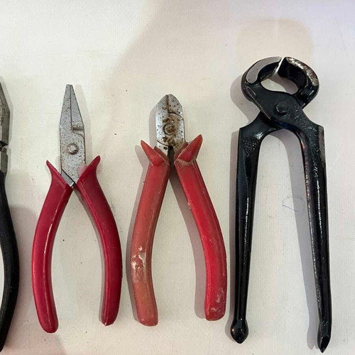 Set of 7 various hand tools used