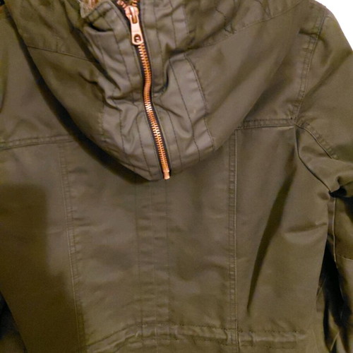 Only women's parka like new, khaki color, size M