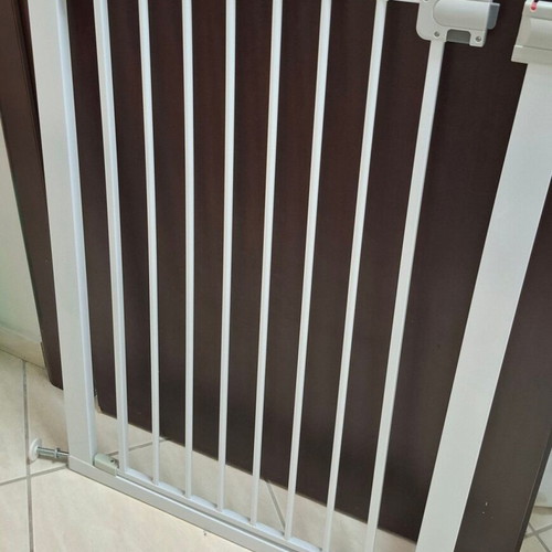 Safety 1st Easy Close Metal Safety Gate with Extension like new