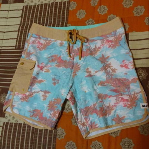 Reef men's swim shorts size 34