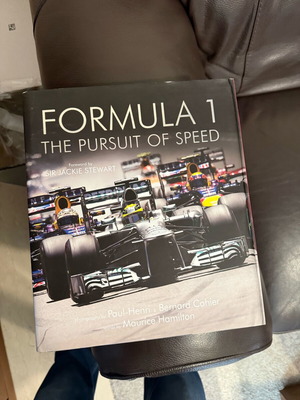 Formula 1 book like new with statistics and history