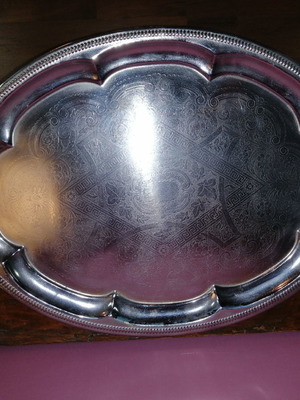 Δίσκος σερβιρίσματος vintage μεταχειρισμένος με χαρακτά σχέδια 1950