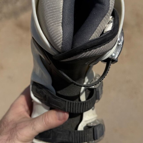 SMJ Sports ice skates 40No like new