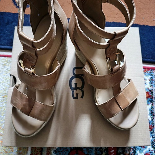Ugg Kolfax σανδάλια 38 νούμερο σαν καινούργια, καλοκαιρινά