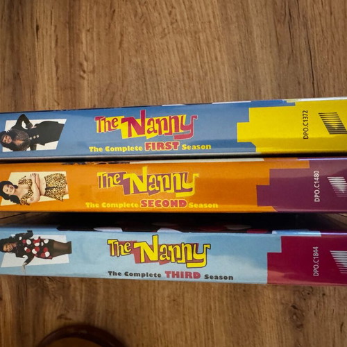 The Nanny DVD three complete seasons like new with subtitles
