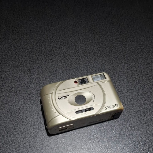 Wizen SM-888 Vintage Analog 35mm Camera with Case used