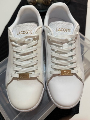 Sneakers Lacoste σαν καινούργια, άσπρα αθλητικά παπούτσια