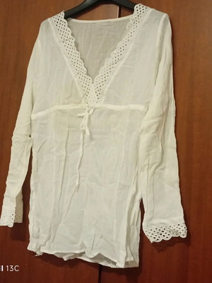 Blouse with long sleeves like new, white, size M