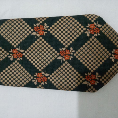 Vintage Commodore Trevira tie like new, multicolored green