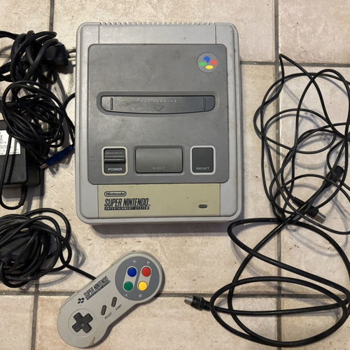 Super Nintendo SNES PAL console used, fully functional