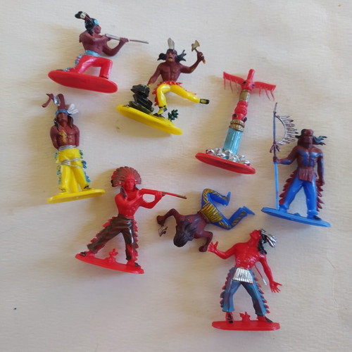 Vintage plastic Wild West figures & totem, W. Germany Jean Höfler '60s/'70s