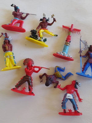 Vintage plastic Wild West figures & totem, W. Germany Jean Höfler '60s/'70s