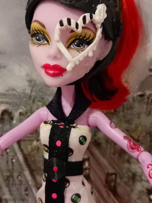 Monster High Operetta doll used, Skultimate Roller Maze complete