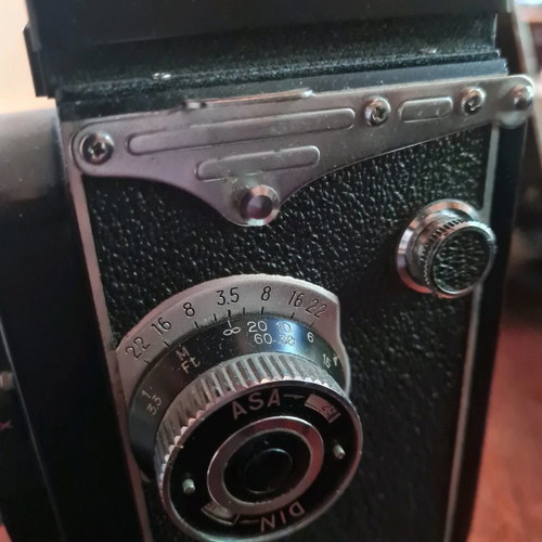 Yashica Twin Lens Reflex Camera used vintage 1950s–1960s medium format
