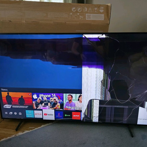 Smart TV Samsung QLED Q60A 55 4K with broken screen panel used