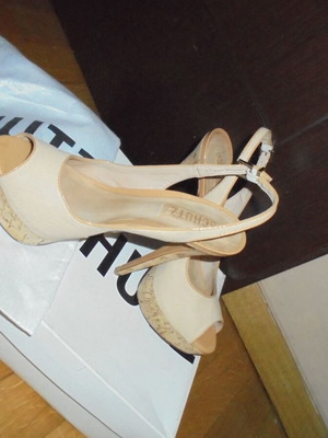 Schutz beige platform sandals like new, size 39