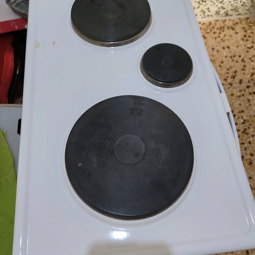 Kendo oven with hotplates used, white 57×35×35