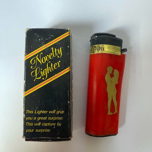 Vintage novelty lighter new with box