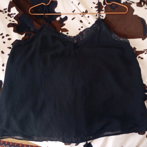 Women's elegant camisole top with lace and lining like new, black