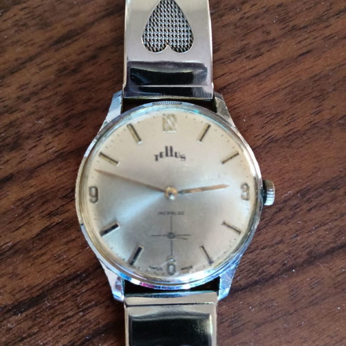 Tellus Incabloc Swiss wristwatch like new, men's silver