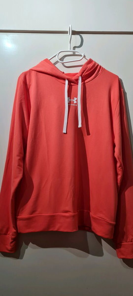 Λεπτό φούτερ Under Armour με κουκούλα σε Medium