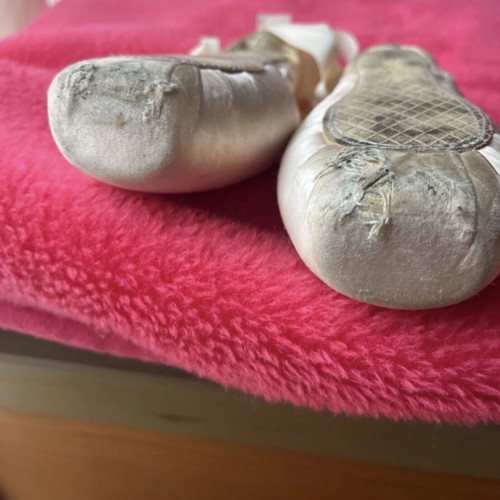 Ballet shoes pointes used size 5.5 beige